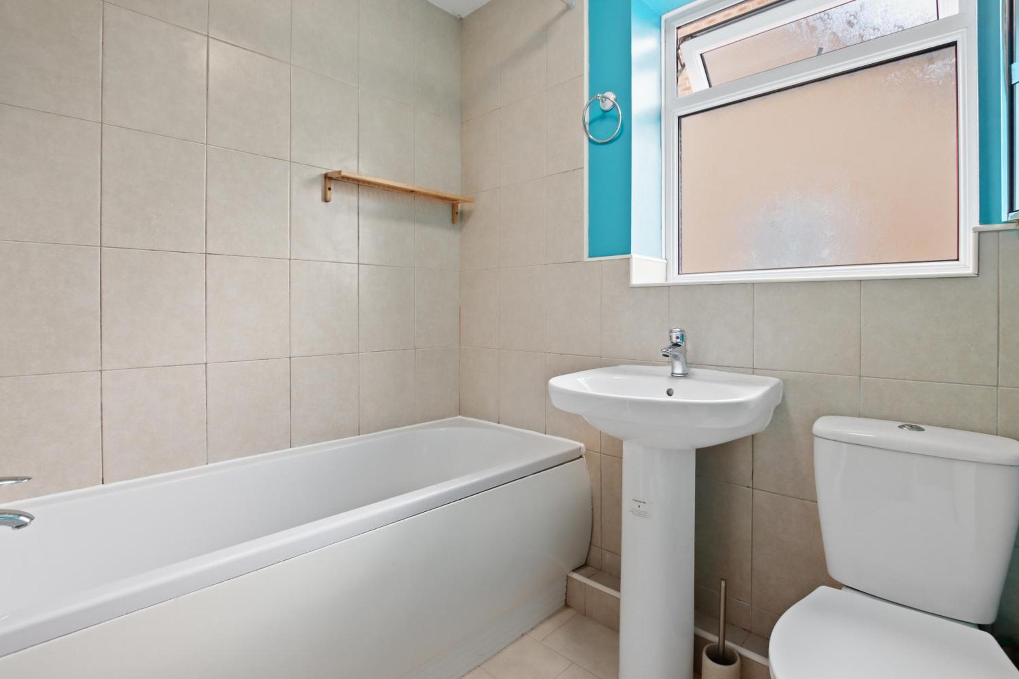 Luxurious 2-Bedroom Haven In Vibrant Robinhood: Ideal For Business Or Leisure Stay Nottingham Kültér fotó