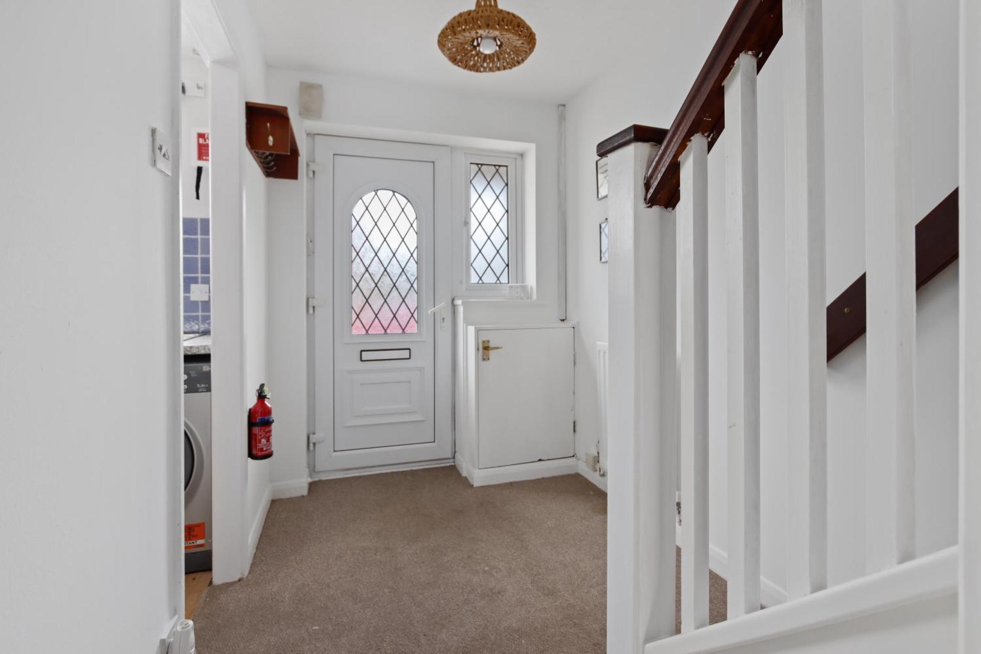 Luxurious 2-Bedroom Haven In Vibrant Robinhood: Ideal For Business Or Leisure Stay Nottingham Kültér fotó